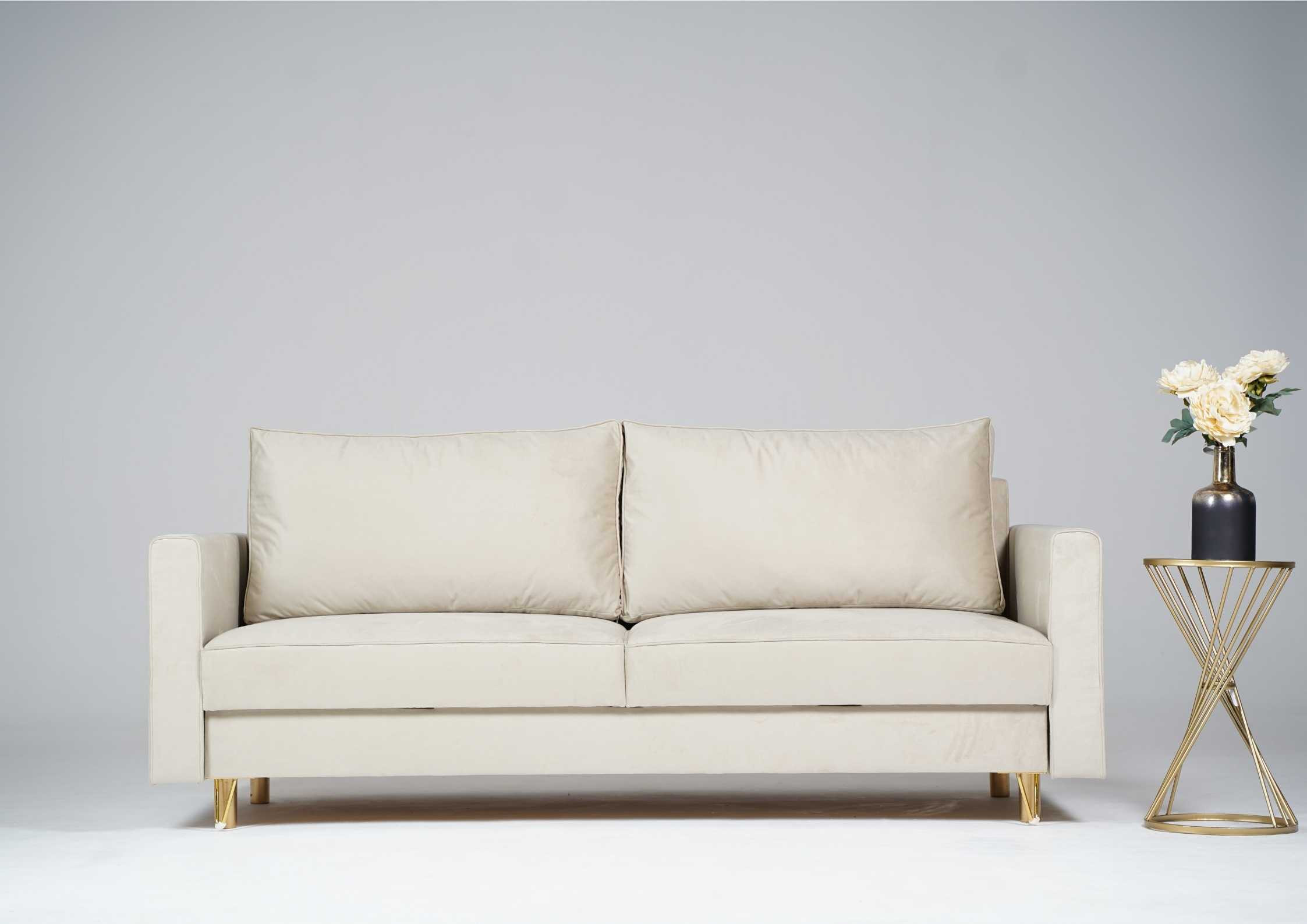 Elegancka sofa na złotych nogach DES